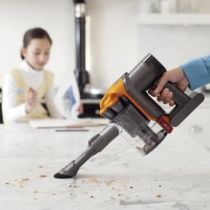 Аккумуляторный пылесос Dyson DC30 Portable. Снят с прозводства
